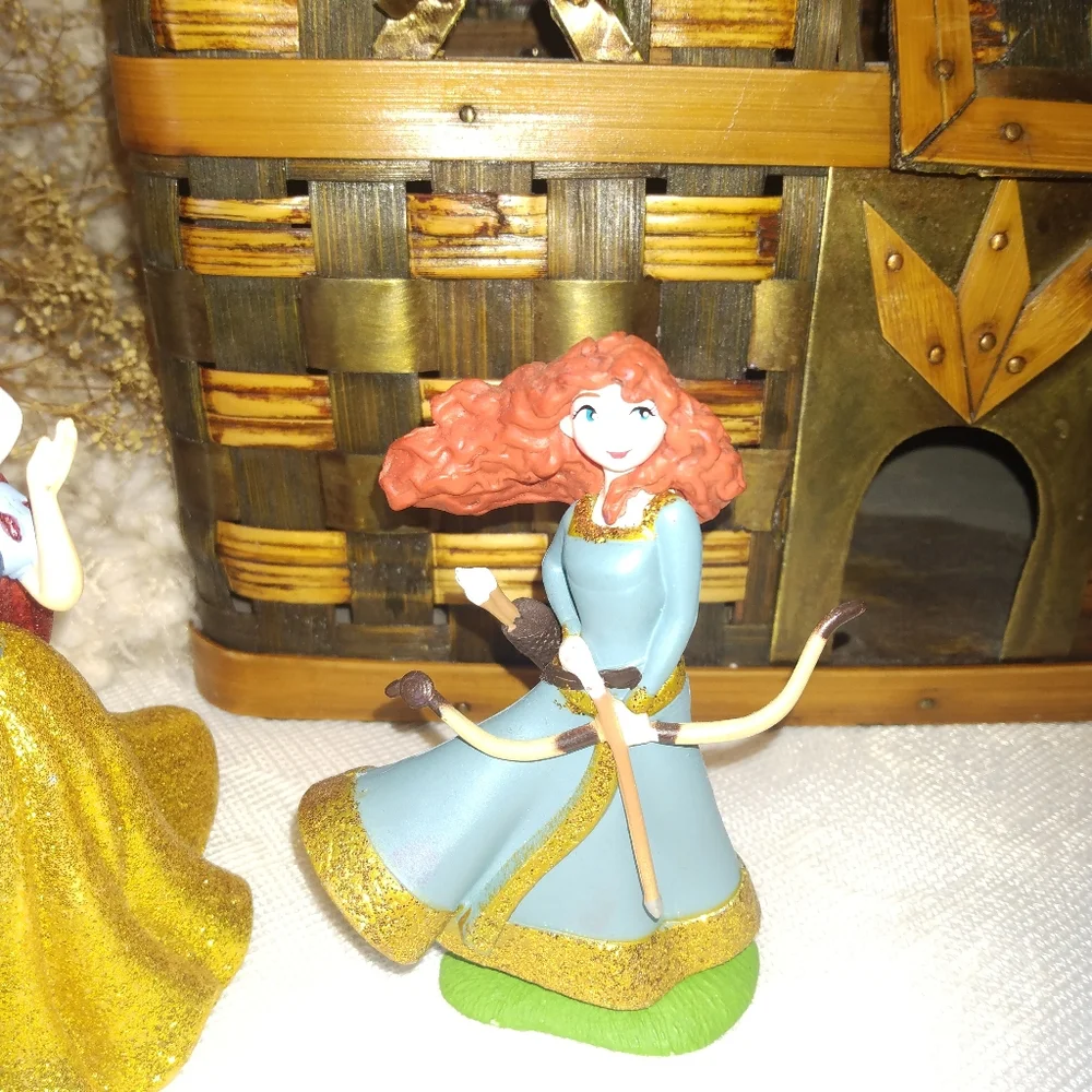 Disney Princess Figurines with Castle